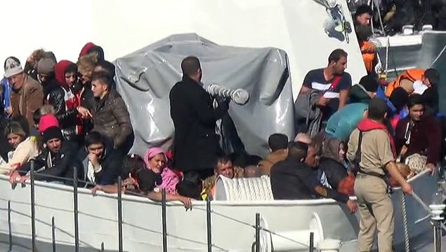 Turkey captures 129 refugees in Mediterranean Sea