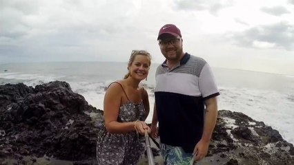 Ne jamais tourner le dos à la mer! Selfie détrempé...