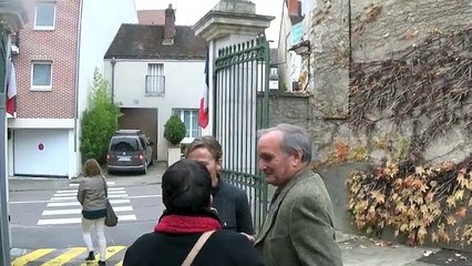 Jean-Pierre Soisson dédicace au cimetière