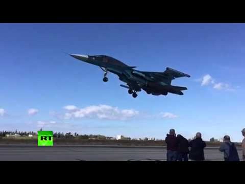 Slow Mo: Russian jets take off on anti-ISIS sorties in Latakia