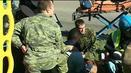 Королевы-Йорк Рейнджерс помогает в автомобиль для аварийно-спасательных работ