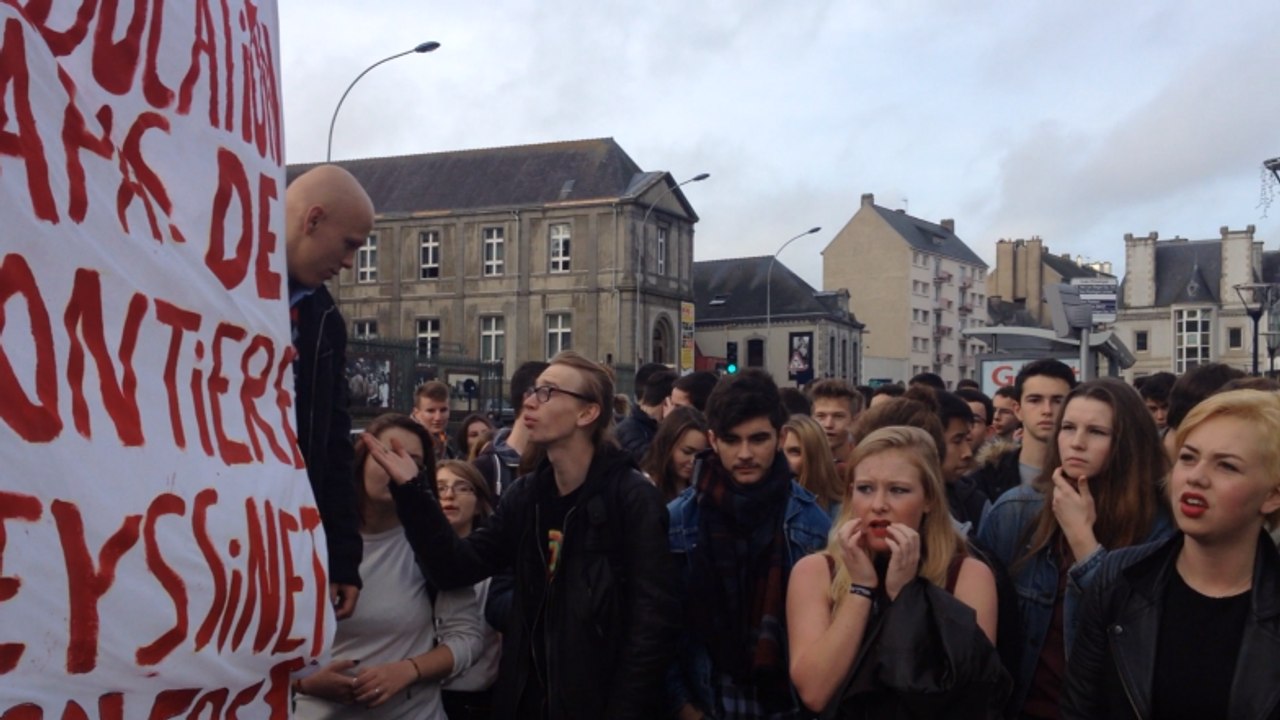 Un millier de lycéens manifestent