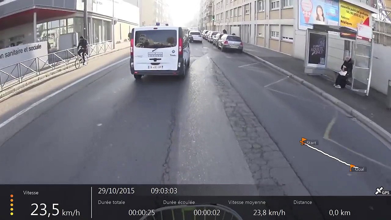 Un chauffard essaie de faire chuter un cycliste (Lyon)
