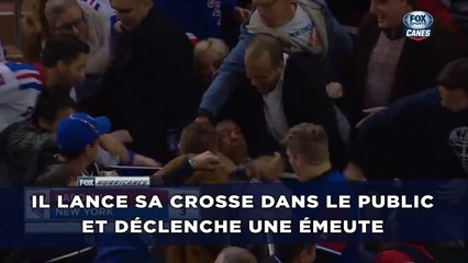Il lance sa crosse dans le public et déclenche une émeute