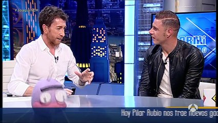 Déguisée en homme, elle va leur donner une sacrée leçon de football