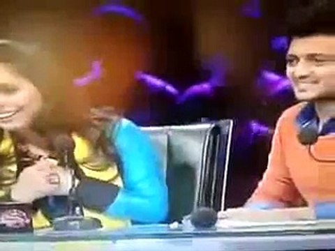 Une petite fille qui danse comme une professionnelle