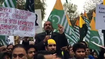 نریندر مودی عقبی دروازے سے 10 ڈاؤننگ سٹریٹ میں داخل ہوے۔