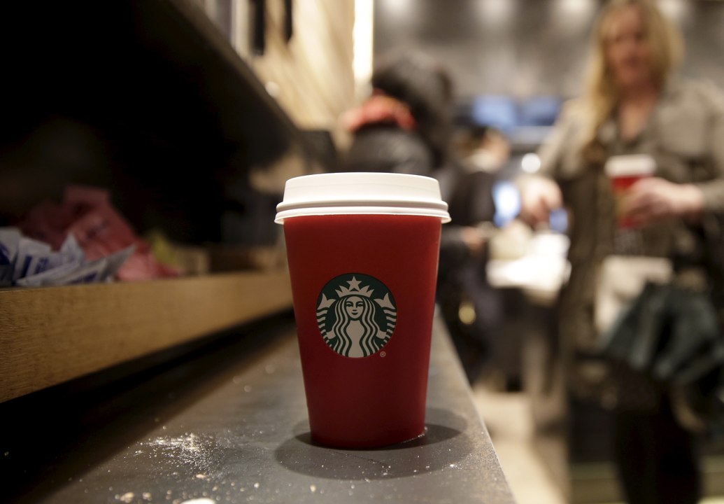 Comment les télés américaines évoquent la polémique sur Starbucks