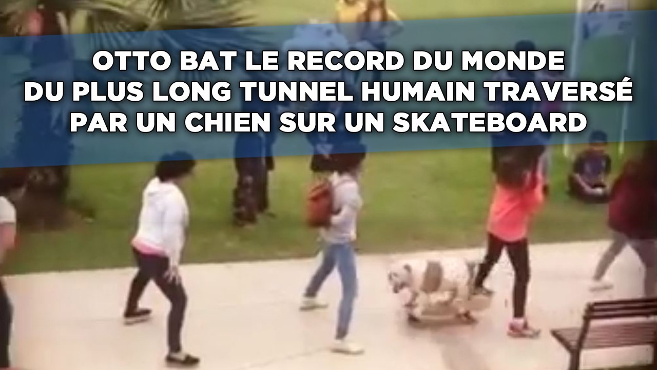 Otto bat le record du monde du plus long tunnel humain traversé par un chine sur un skateboard
