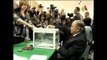 Présidentielle en Algérie- Bouteflika vote en fauteuil roulant