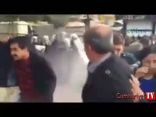 Figen Yüksekdağ'ın başından gaz fişeği ile vurulma anı kamerada