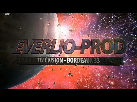 Télévision-Bordeaux-33 encore une belle rencontre misicale un Artiste de Rue Place de la comédie Bordeaux