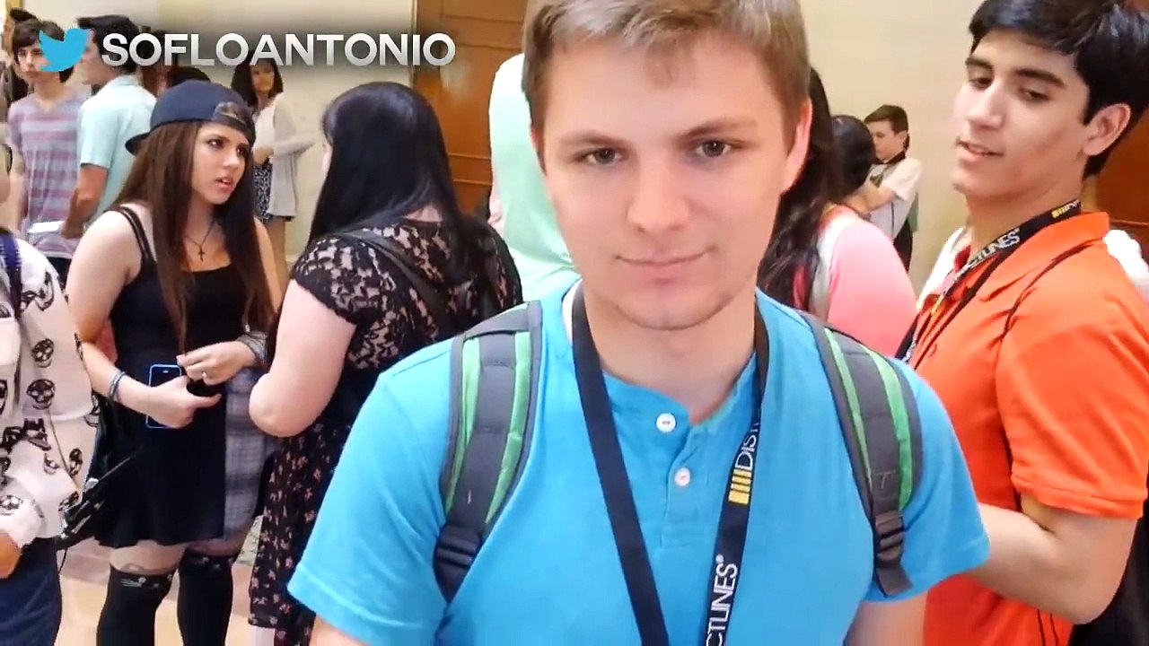 Dollar Bill Drop: Kissing Prank (Famous YouTubers) Kissing Strangers Kissing Prank Pranks