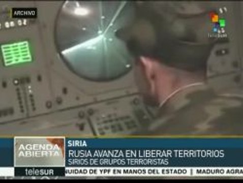 Fuerzas kurdas y coalición atacan al EI en frontera de Irak con Siria