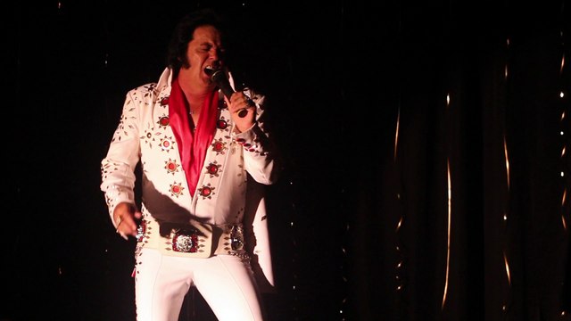 Robert Keefer sings 'Lawdy Miss Clawdy' Sheffield Remembers 2015