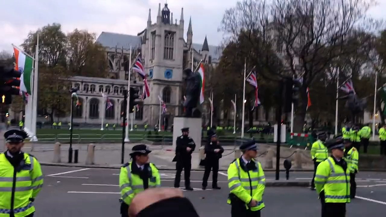 "Shame on You Modi" - Protestors Hurls Modi as He Arrives Outside 10 Downing Streat for Media Talk