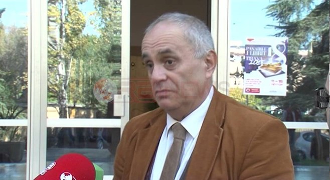 Libri dixhital, ballafaqime të kundërta mes Fugës dhe Ymerit- Ora News- Lajmi i fundit-