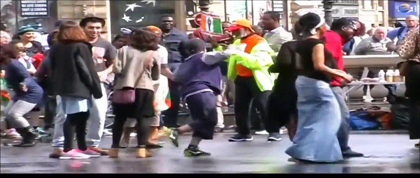 Париж Уличный танец как КРУТО