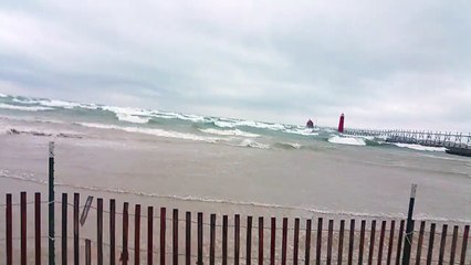 more big waves at the lakes