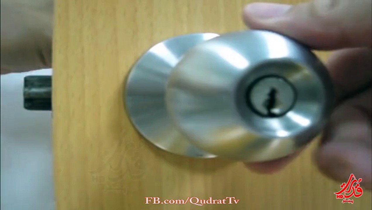 how to pick a door lock with a bobby pin -