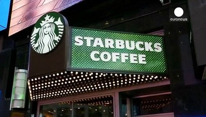 جنجال بر سر طرح استارباکس برای لیوانهایش در ایام کریسمس