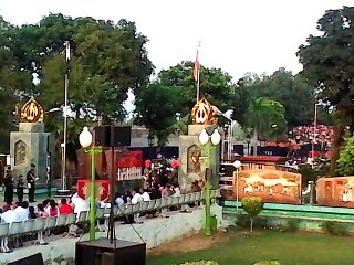 PAK AND IND BORDER CEREMONY