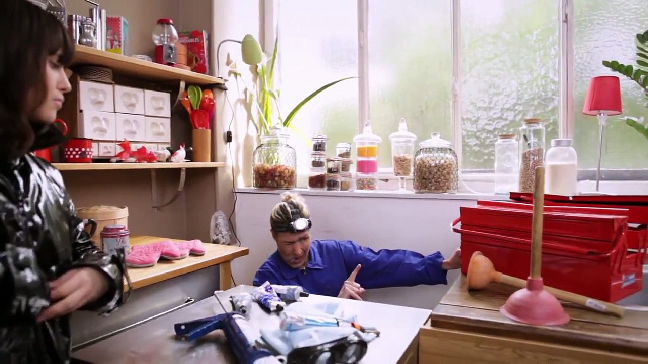 Mère et Fille - Cest le Plombier ! - Episode en entier - Saison 2 - Sur Disney Channel !