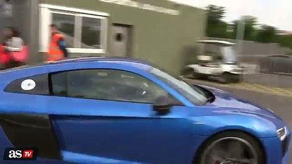 Lionel Messi estrena su espectacular Audi R8 azul