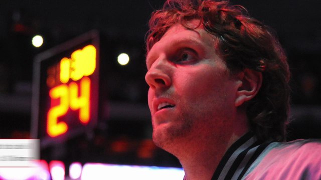 Vintage Dirk Nowitzki still doing wonders for Mavs