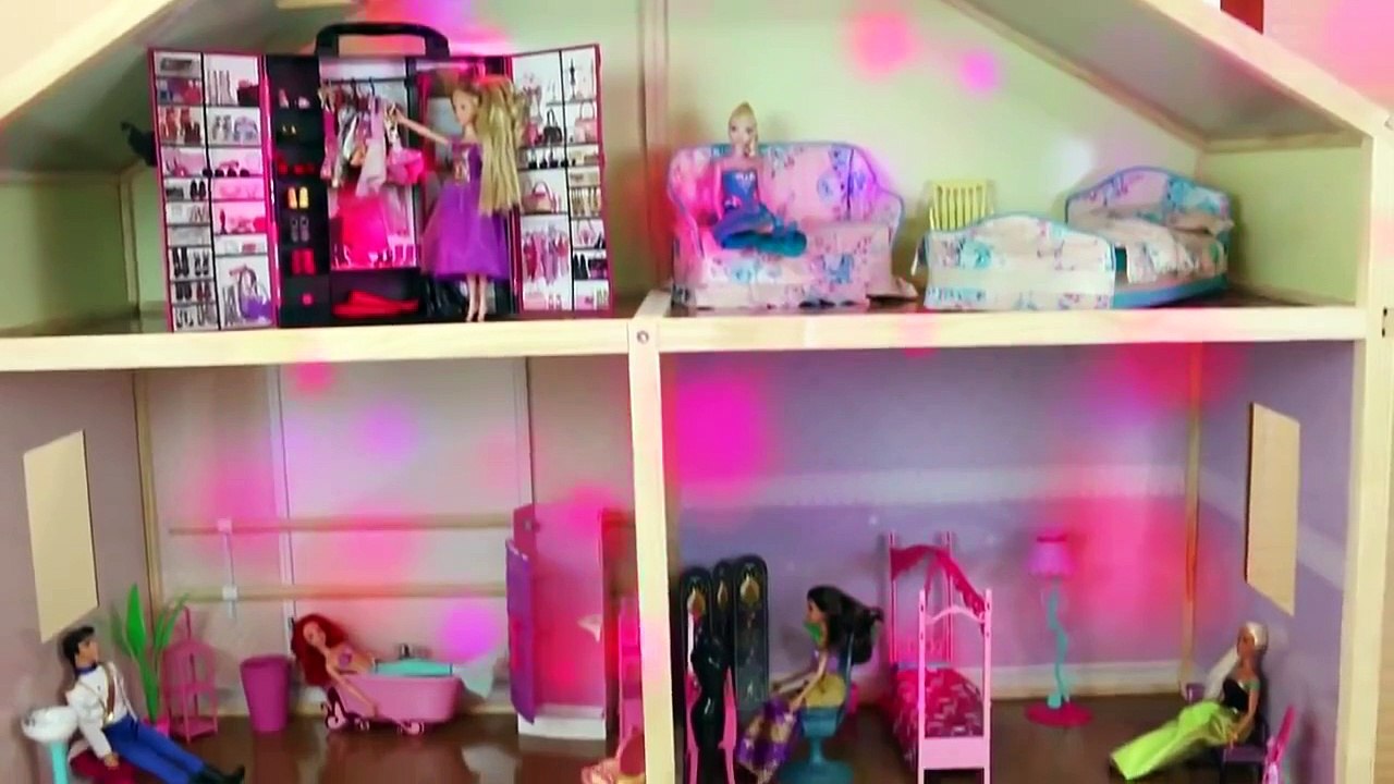 Barbie Dollhouse Frozen Elsa and Anna Dolls Man...