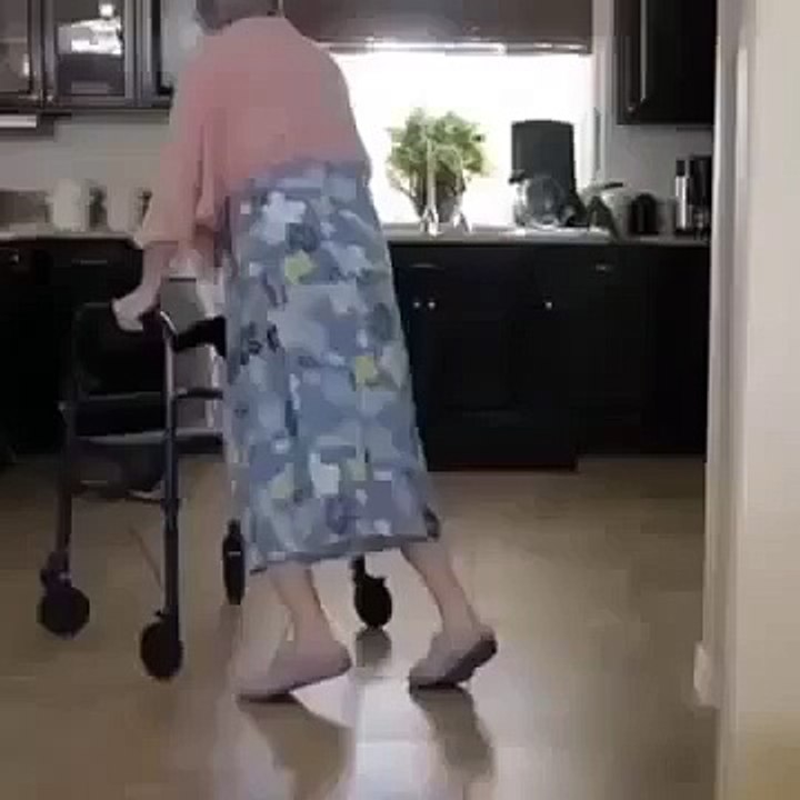 Funny Vines   I've fallen and can't get up