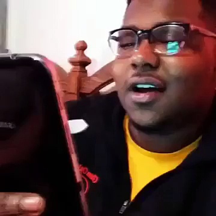 how singers laugh short vine video