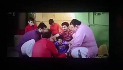 ہاہاہاہاہاہا کیا بچہ ہے اس کو دات دینی چاہیے