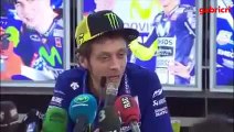 Valentino Rossi riceve applausi raccontando Marquez e Lorenzo dopo MotoGp Valencia 2015