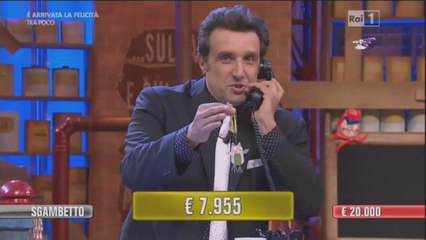 Flavio Insinna vittima della maledizione di Ninco Nanco di Avigliano