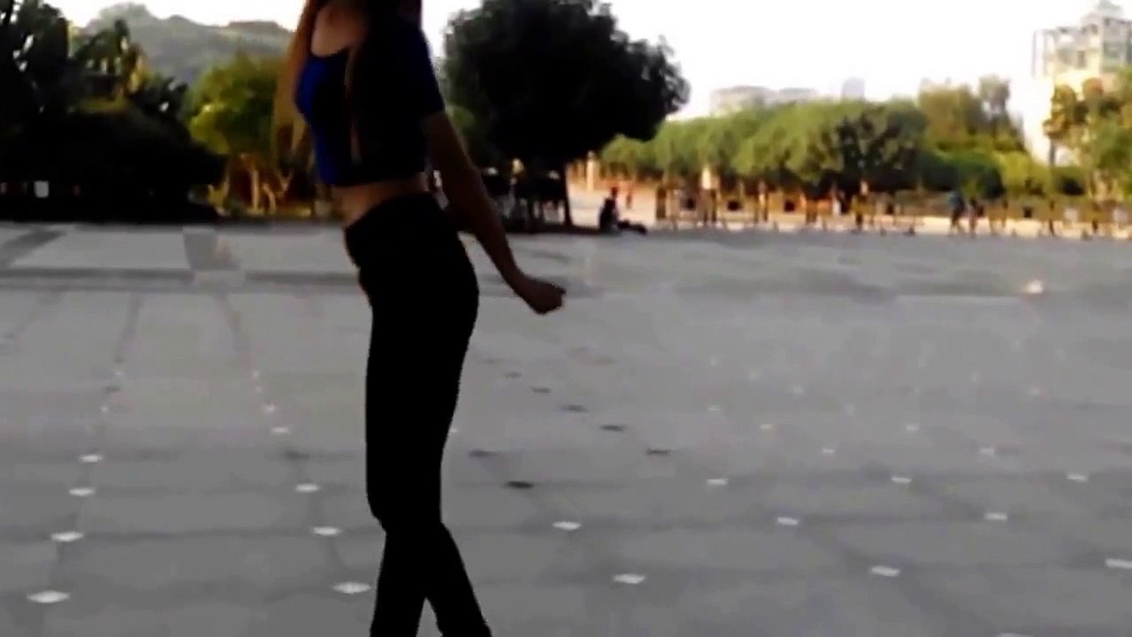 DANCING GIRL