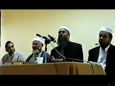 কত সুন্দর নসিহত সুবাহান আল্লাহ , যারা বলে এই হুজুর এই কথা বলে ঐ হুজুর আরেক কথা বলে কোনটা মানব