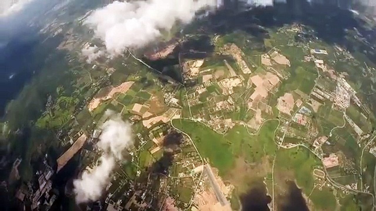 Tracking suit and wingsuit jump (POV wingsuit)