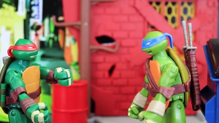 Ninja Turtles New Stealth Tech Leonardo and Raphael Prank Michelangelo and Steal His Nunch