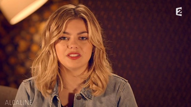 Louane évoque le décès de ses parents - ZAPPING PEOPLE DU 13/11/2015