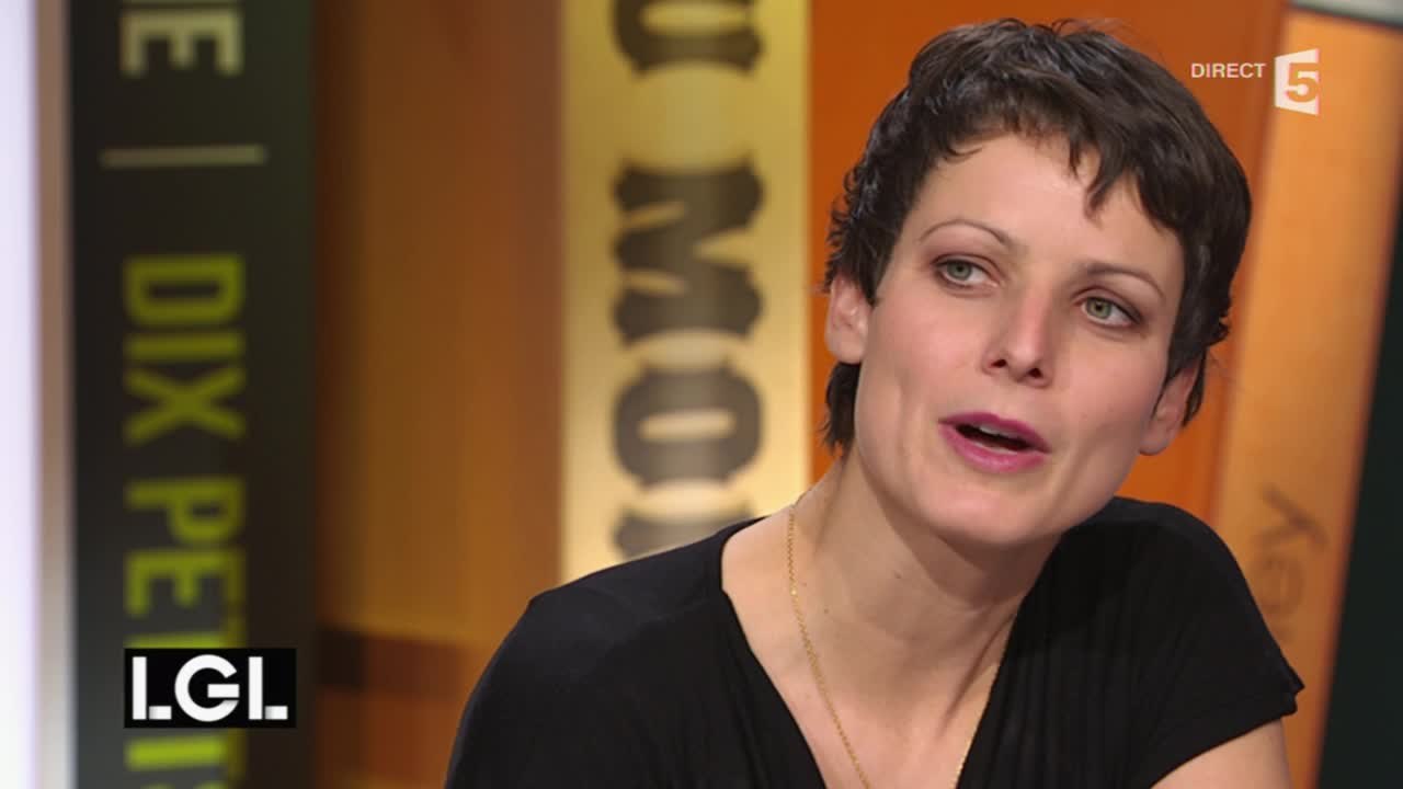 Sophie Divry raconte le chômage avec humour dans son roman "Quand le diable sortit de la salle de bain"