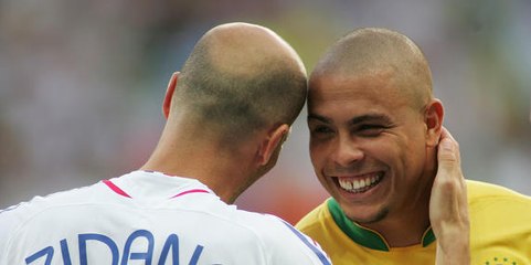 Ronaldo, joueur de football le plus grand du Brésil dans l'histoire ", un clip terribles."