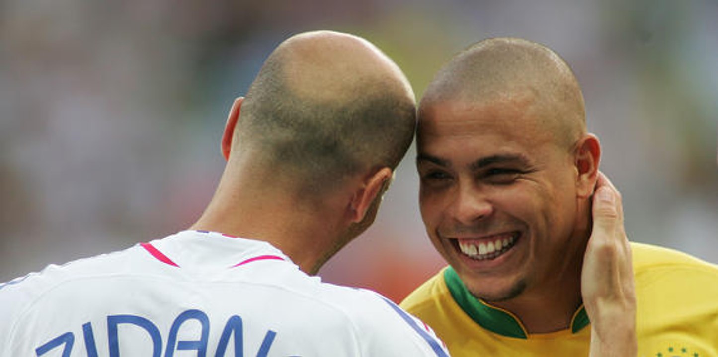 Ronaldo, joueur de football le plus grand du Brésil dans l'histoire ", un clip terribles."