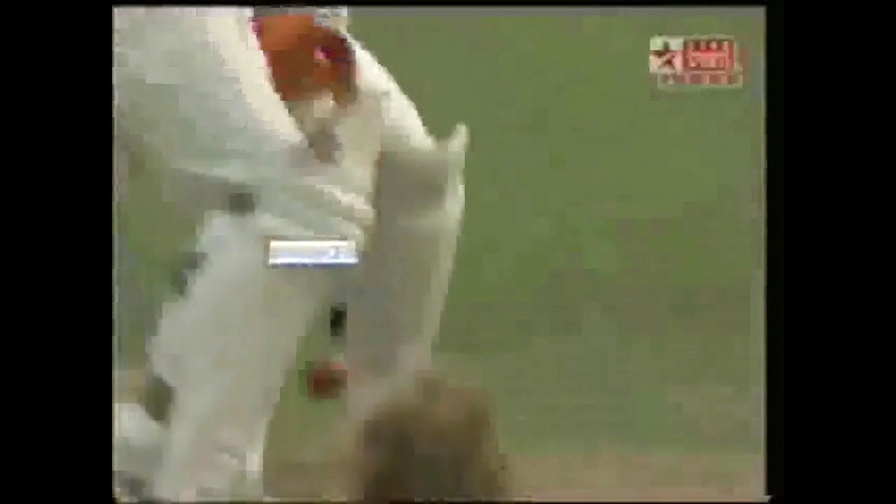 Warne VS Yasir
