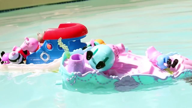 Peppa Pig SHARK ATTACK!!! Peppa Pig Family Boat Vacation Killer Whale and Sharks Pool DisneyCarToys