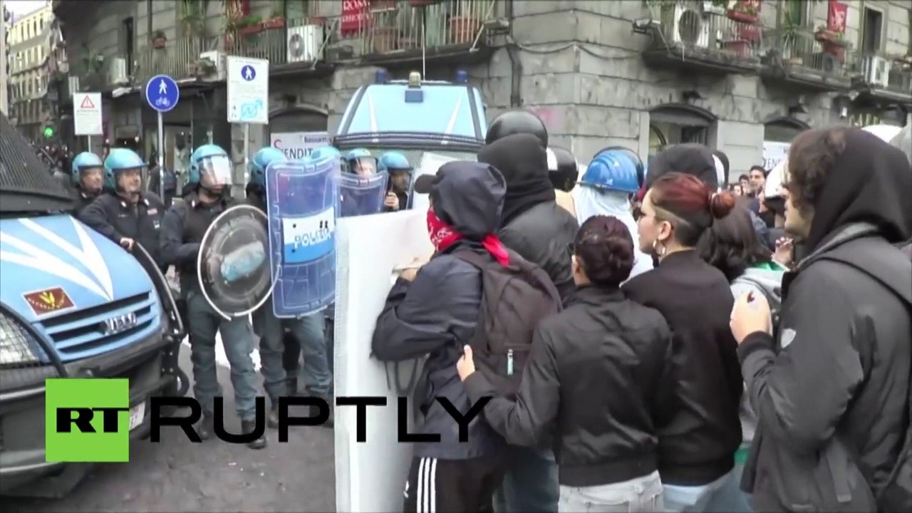 A Naples, de violents affrontements entre des étudiants et la police font plusieurs blessés