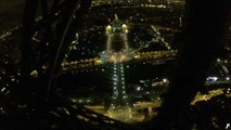 Impressionnant : il escalade la tour Eiffel à mains nues