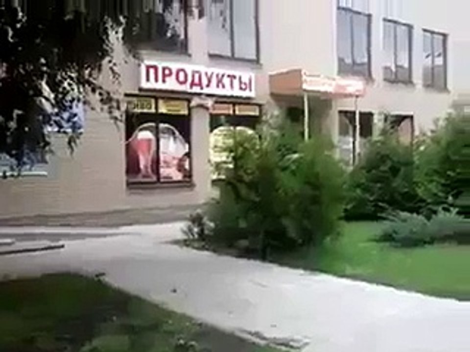 Ukraine War Right Sector storming a drug dealer in Kharkov