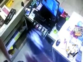 CCTV footage of robbery in Lahore bakery