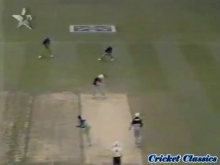 Waqar Younis Brilliant 30-6 against New Zealand